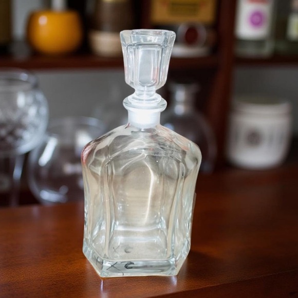 Decanter crystal heavy with stopper Perfect for wine whiskey favorite libations - Picture 7 of 13